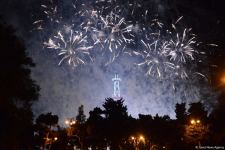 Bakıda Zəfər Gününə həsr edilən musiqili atəşfəşanlıq olub (FOTO/VİDEO)