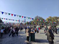 Zəfər yarmarkasına hər gün minlərlə insan axın edir - "YAŞAT" Fondunun rəsmisi (FOTO)