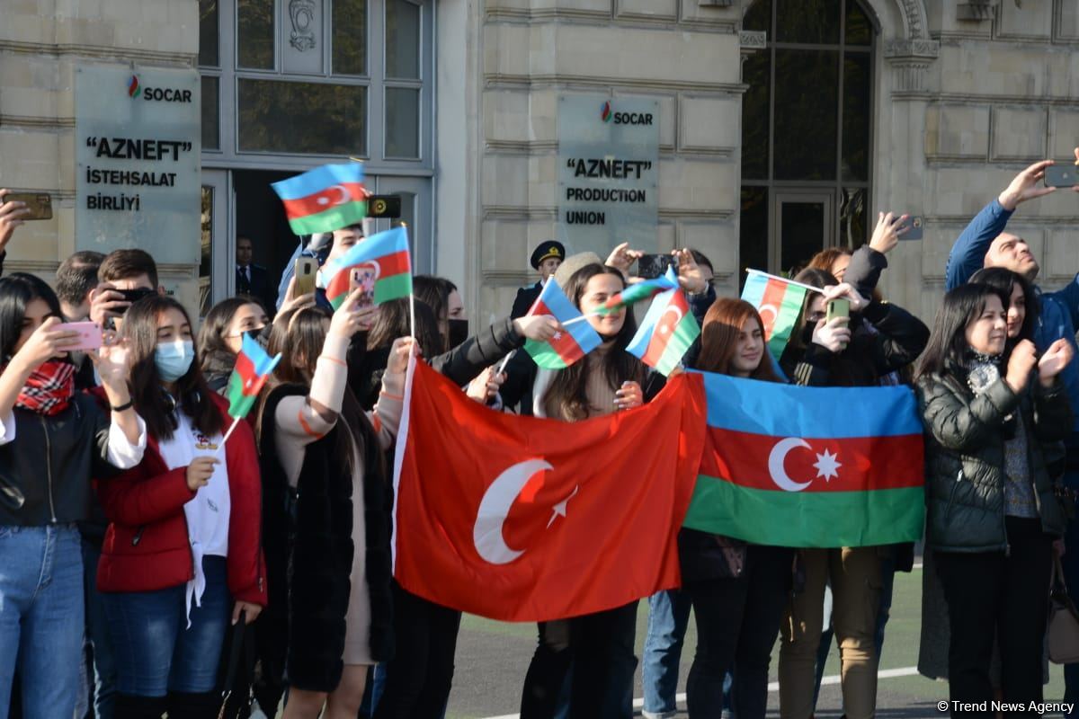 Bakıda Zəfər yürüşü və flaşmobu keçirilib (FOTO/VİDEO) (ƏLAVƏ OLUNUB)
