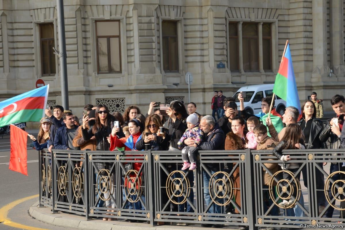 Bakıda Zəfər yürüşü və flaşmobu keçirilib (FOTO/VİDEO) (ƏLAVƏ OLUNUB)