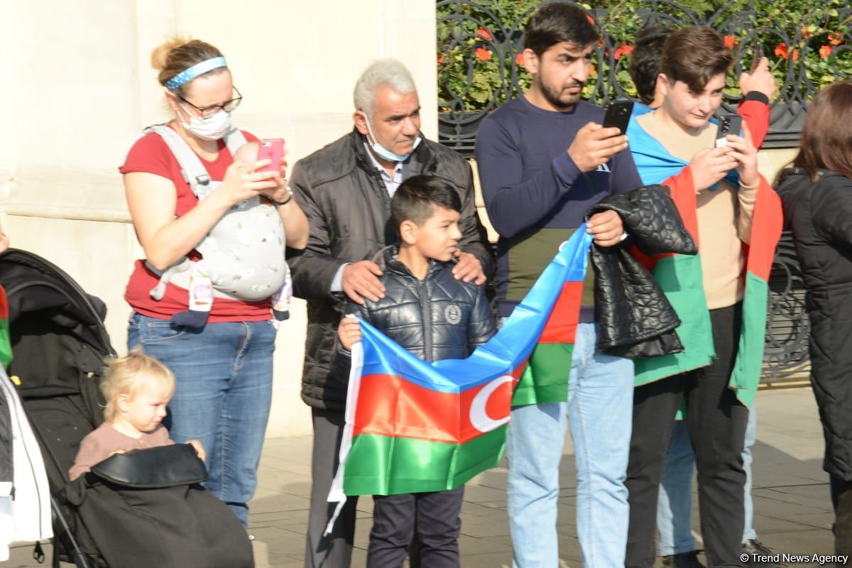 Bakıda Zəfər yürüşü və flaşmobu keçirilib (FOTO/VİDEO) (ƏLAVƏ OLUNUB)