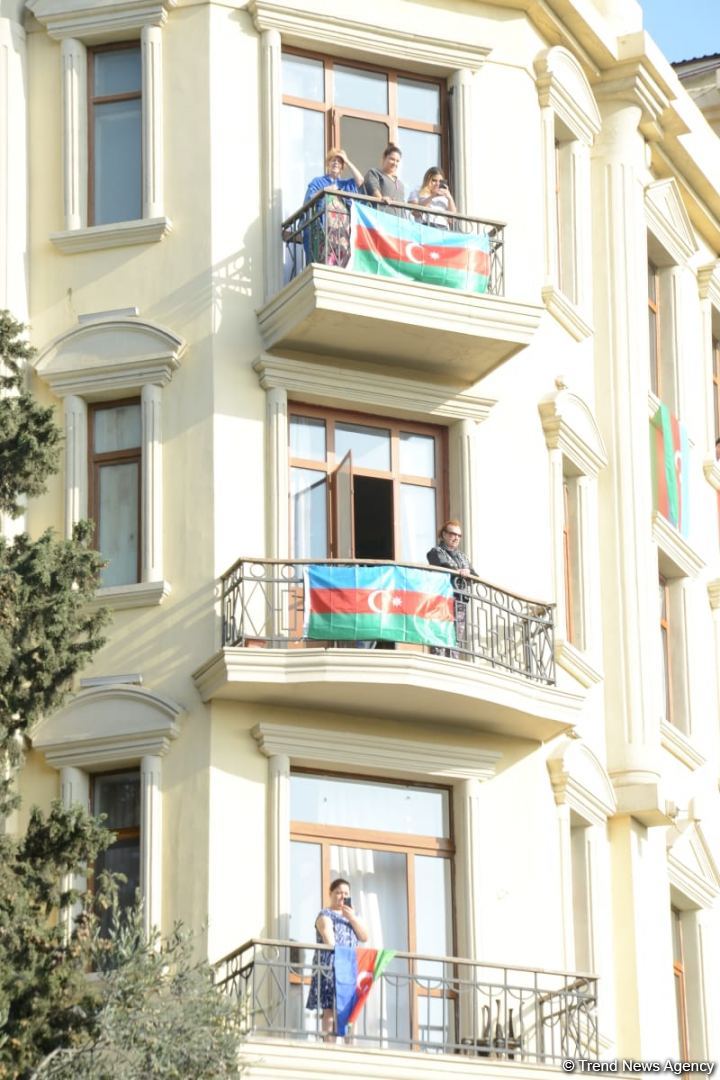 Bakıda Zəfər yürüşü və flaşmobu keçirilib (FOTO/VİDEO) (ƏLAVƏ OLUNUB)