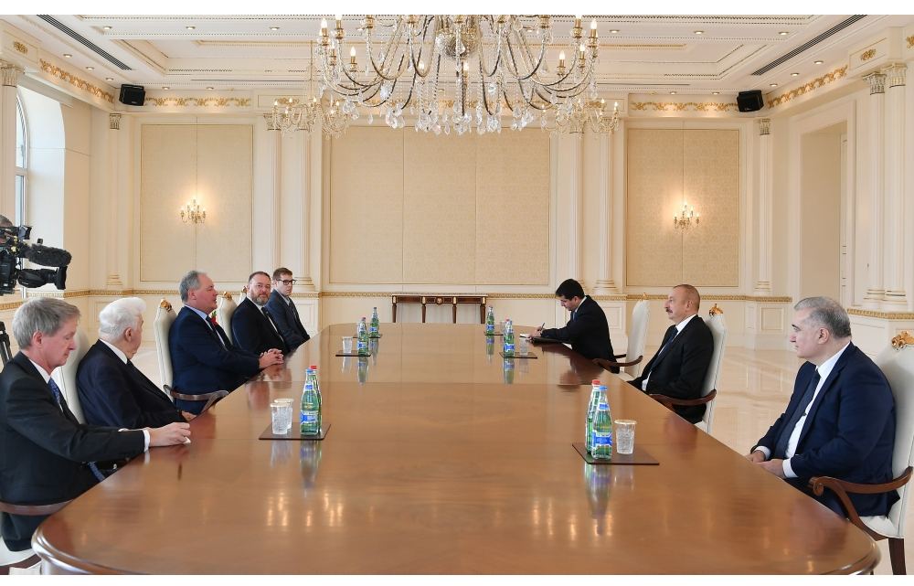 Prezident İlham Əliyev Britaniya-Azərbaycan parlamentlərarası dostluq qrupunun rəhbərini qəbul edib (FOTO/VİDEO)