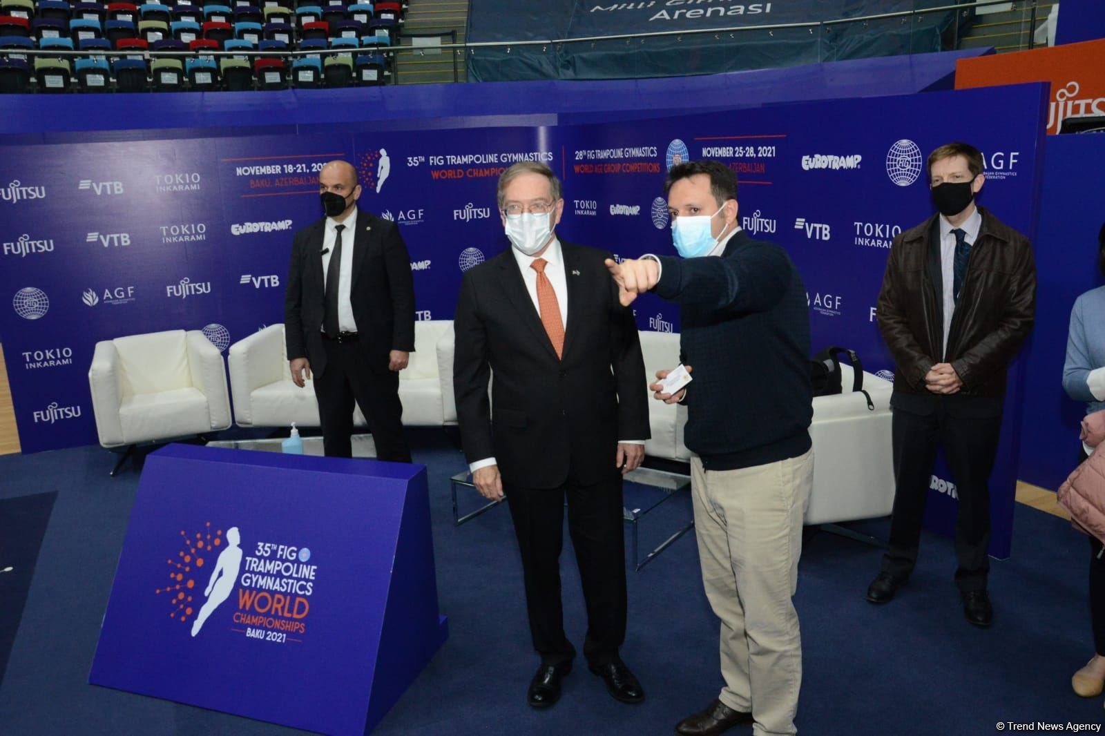 ABŞ səfiri Bakıda Milli Gimnastika Arenasında olub (FOTO)