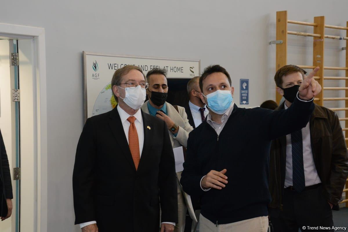 ABŞ səfiri Bakıda Milli Gimnastika Arenasında olub (FOTO)