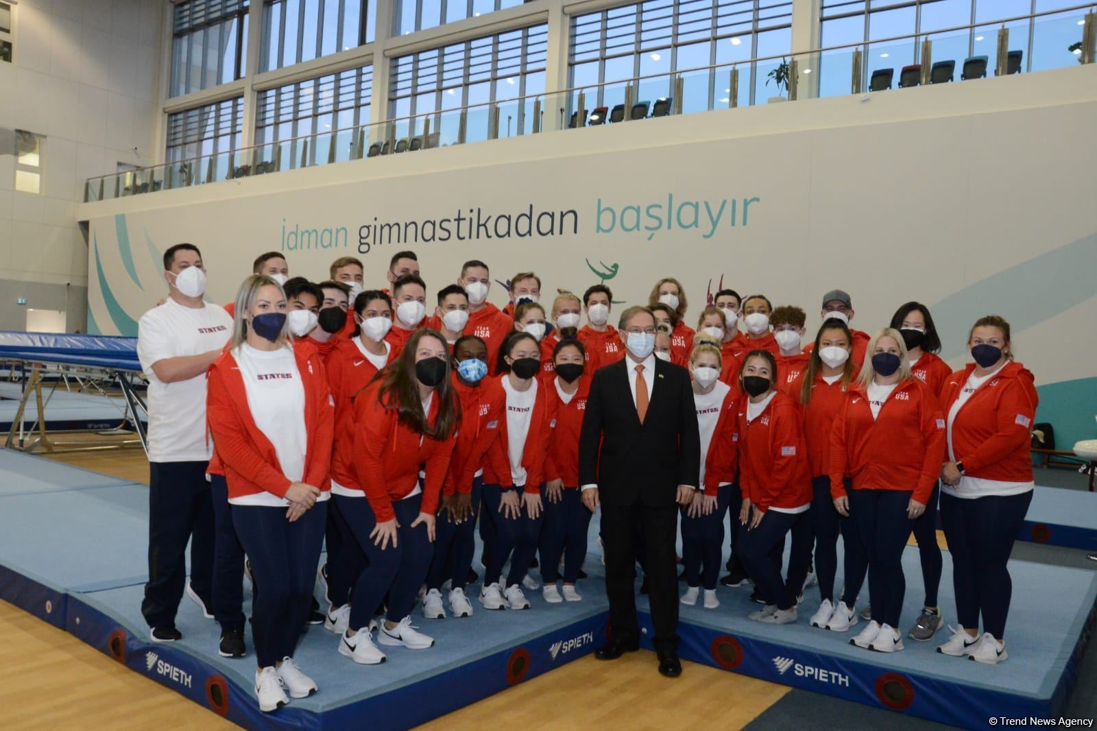 ABŞ səfiri Bakıda Milli Gimnastika Arenasında olub (FOTO)