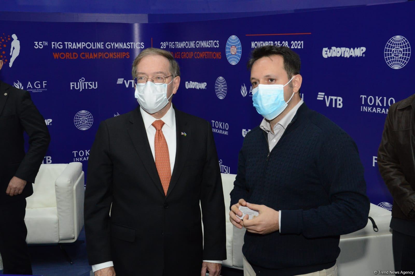 ABŞ səfiri Bakıda Milli Gimnastika Arenasında olub (FOTO)