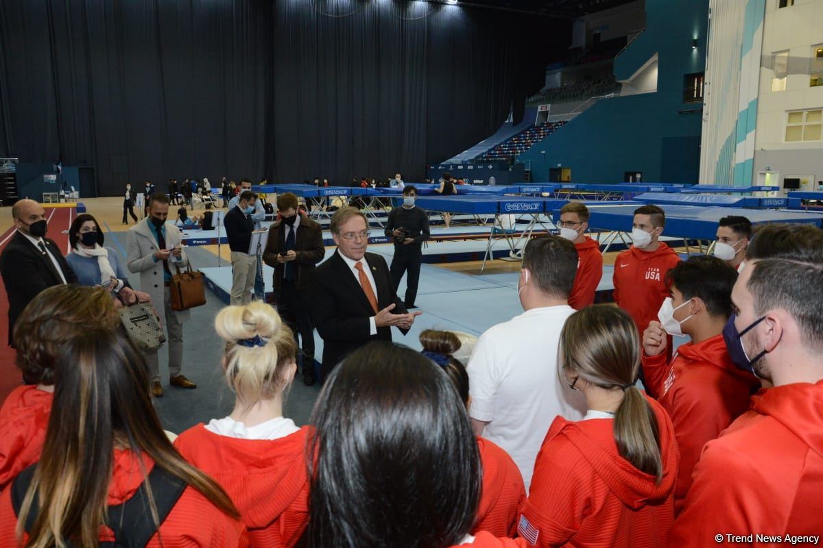 ABŞ səfiri Bakıda Milli Gimnastika Arenasında olub (FOTO)