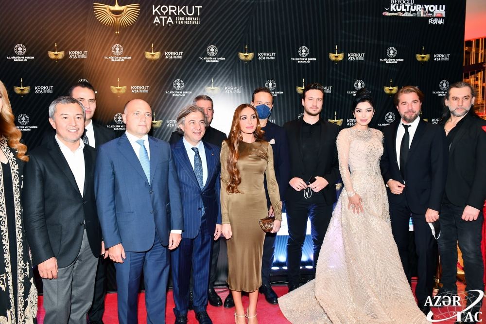 Bakı Media Mərkəzinin prezidenti Arzu Əliyevaya “Şərəf mükafatı” təqdim olunub (FOTO)