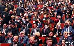 Bakı Media Mərkəzinin prezidenti Arzu Əliyevaya “Şərəf mükafatı” təqdim olunub (FOTO)