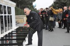 İBF və MÜSİAD rəsmiləri Şəhidlər Xiyabanını ziyarət edib (FOTO)
