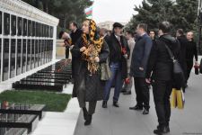 İBF və MÜSİAD rəsmiləri Şəhidlər Xiyabanını ziyarət edib (FOTO)