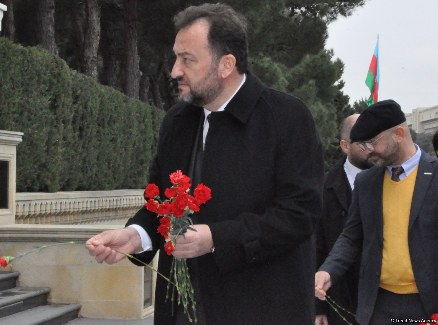 İBF və MÜSİAD rəsmiləri Şəhidlər Xiyabanını ziyarət edib (FOTO)