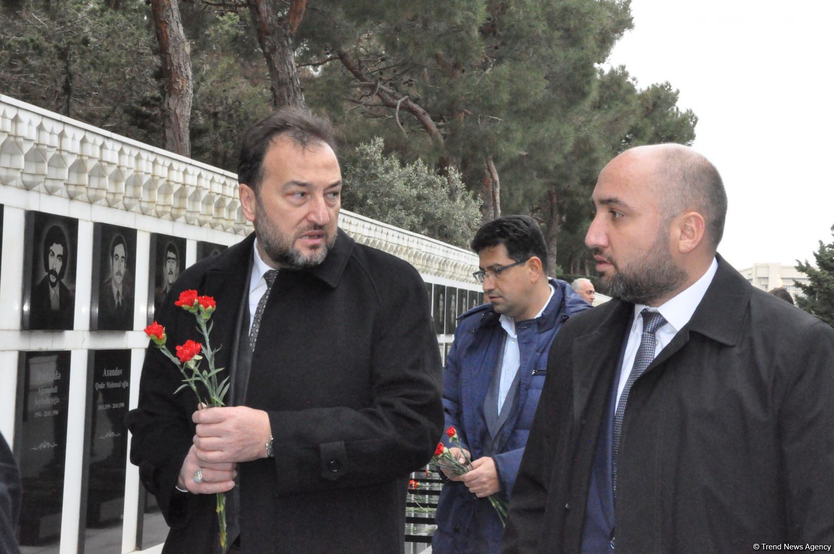 İBF və MÜSİAD rəsmiləri Şəhidlər Xiyabanını ziyarət edib (FOTO)