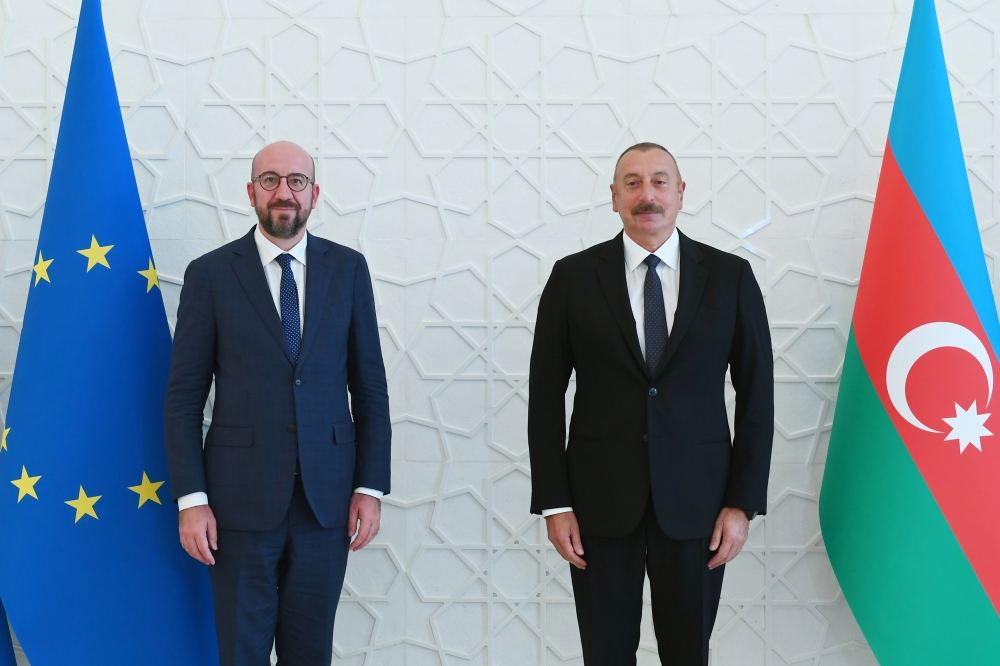 Şarl Mişel Prezident İlham Əliyevə zəng edib