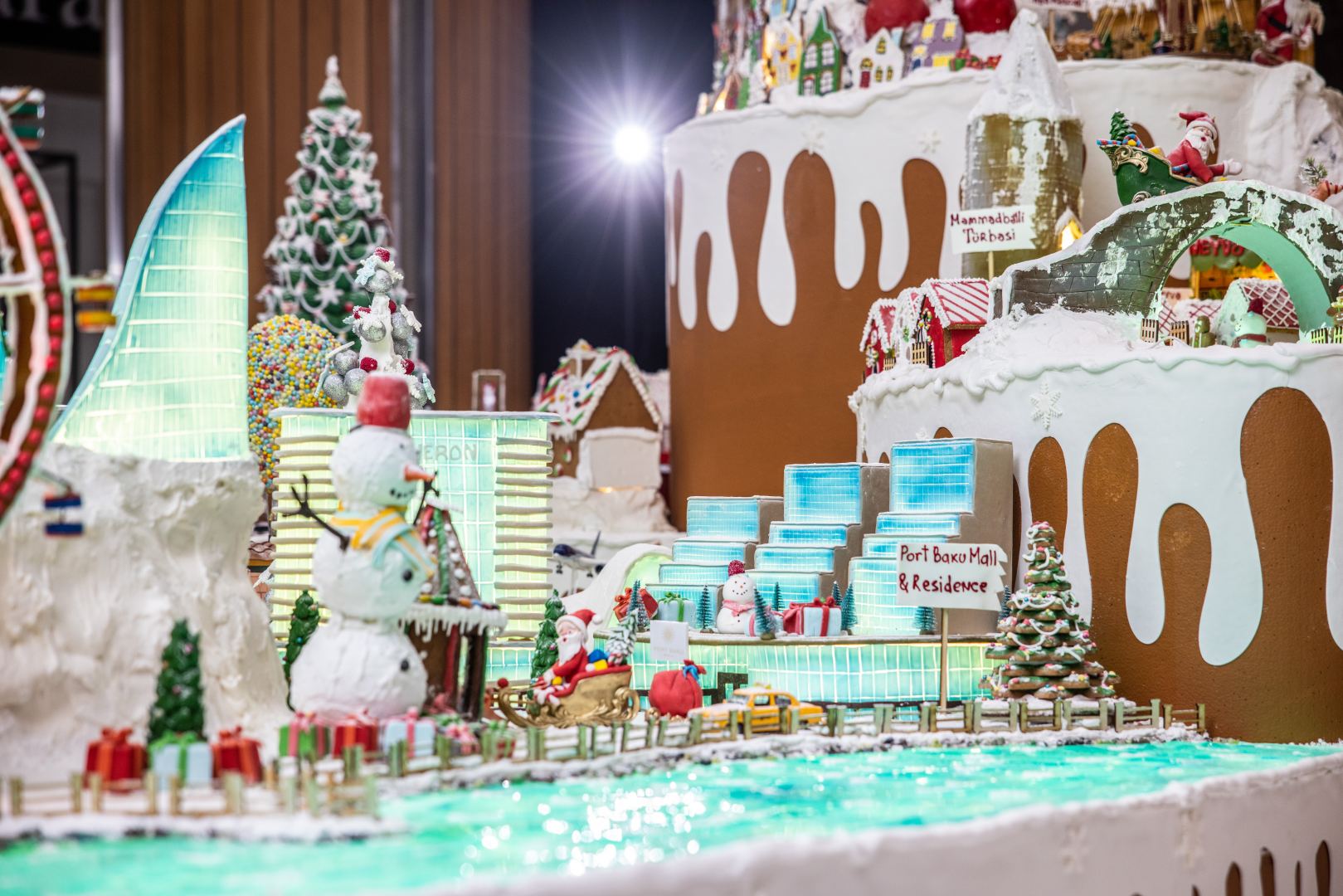 “Port Baku Mall”da Vətən müharibəsindəki qələbəyə həsr edilən “Karabakh – Winter Wonderland” adlı nəfis instalyasiya sərgisi keçirilir (FOTO/VİDEO)