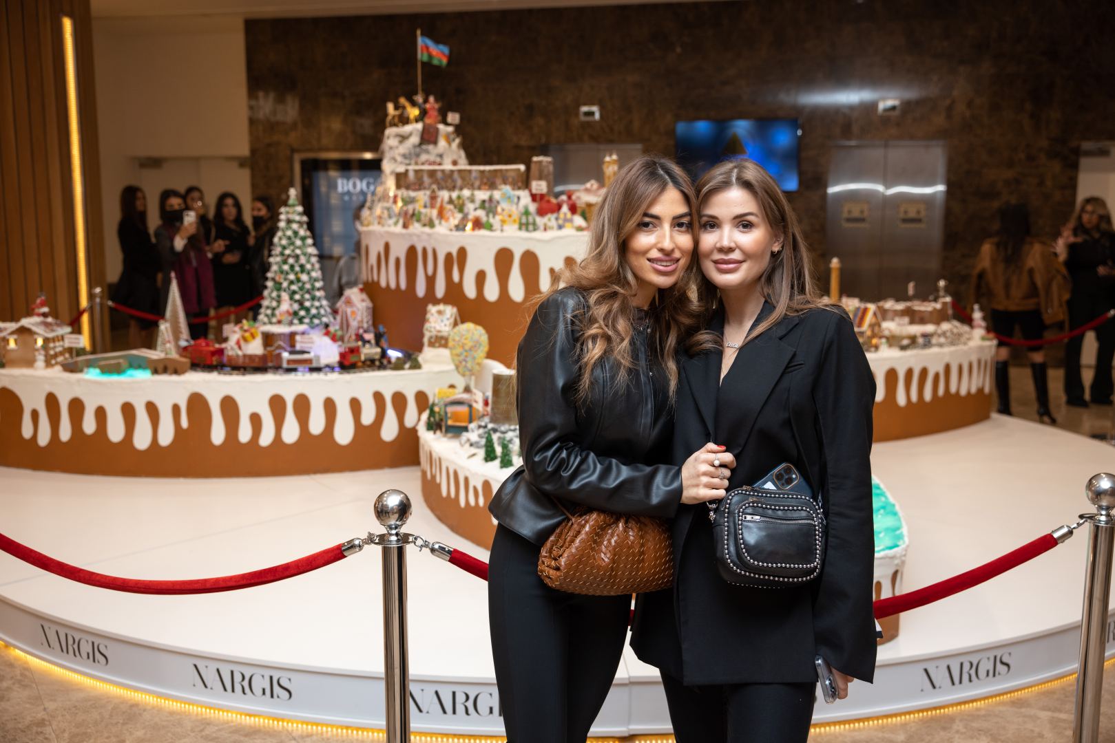 “Port Baku Mall”da Vətən müharibəsindəki qələbəyə həsr edilən “Karabakh – Winter Wonderland” adlı nəfis instalyasiya sərgisi keçirilir (FOTO/VİDEO)