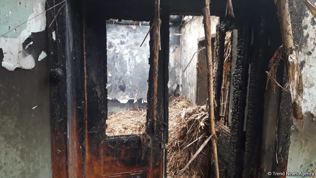 Ağcabədidə 5 otaqlı evdə yanğın olub (FOTO)