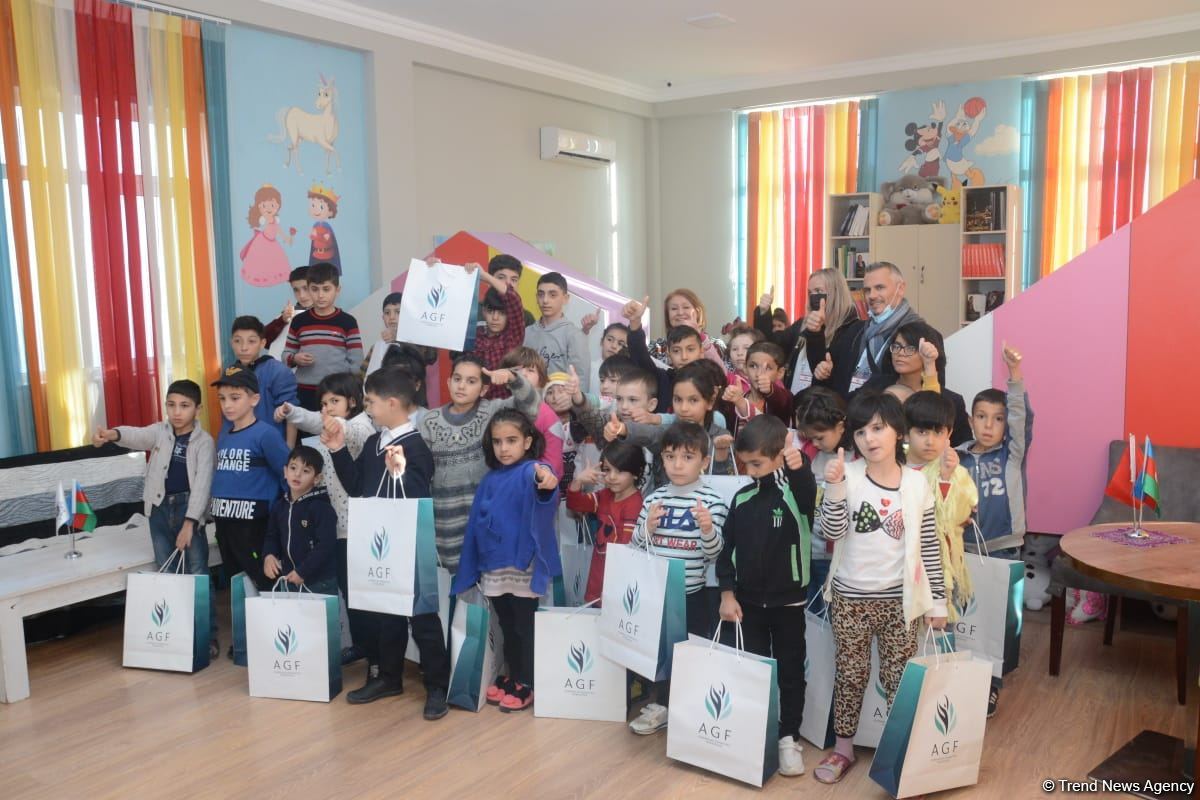 Azərbaycan Gimnastika Federasiyası Bakıda dünya çempionatının ulduz səfirlərinin iştirakı ilə xeyriyyə aksiyası keçirib (FOTO)