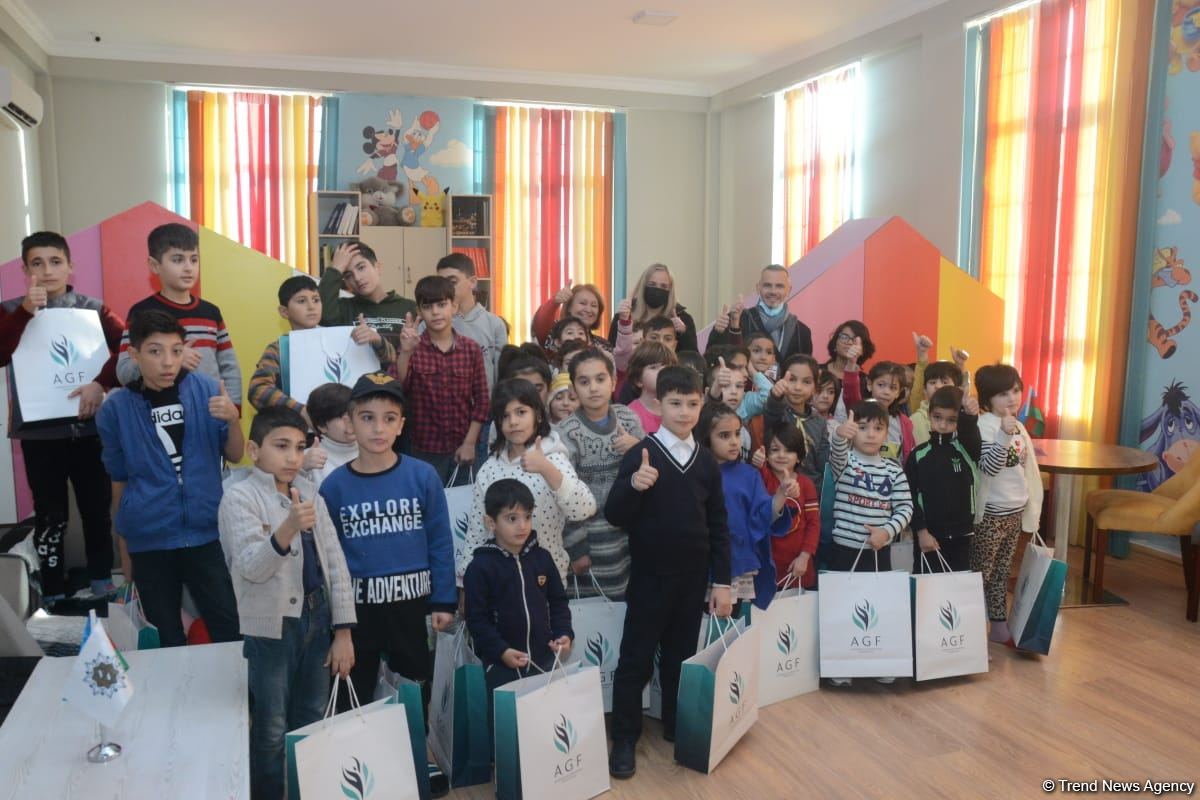 Azərbaycan Gimnastika Federasiyası Bakıda dünya çempionatının ulduz səfirlərinin iştirakı ilə xeyriyyə aksiyası keçirib (FOTO)