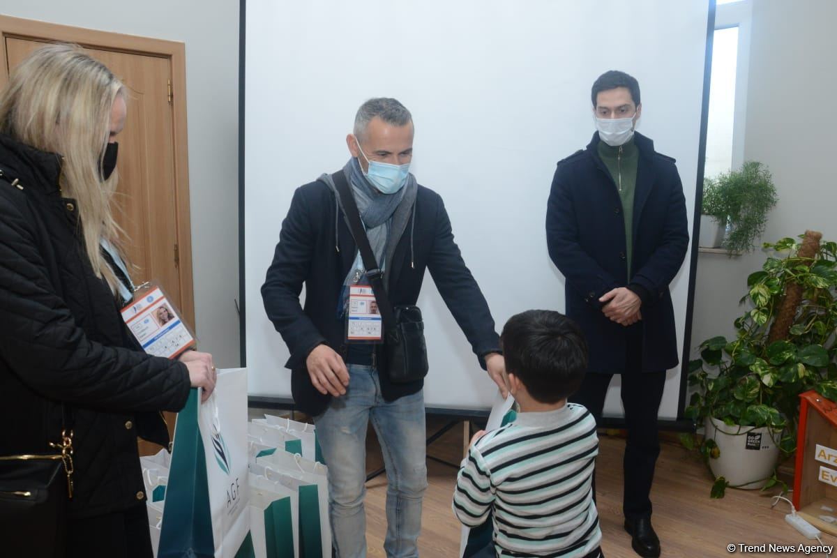Azərbaycan Gimnastika Federasiyası Bakıda dünya çempionatının ulduz səfirlərinin iştirakı ilə xeyriyyə aksiyası keçirib (FOTO)