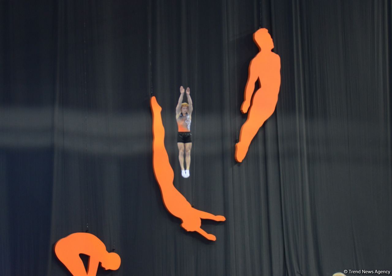 Batut Gimnastikası və Tamblinq üzrə 35-ci Dünya Çempionatının birinci günündən ən maraqlı görüntülər (FOTO)