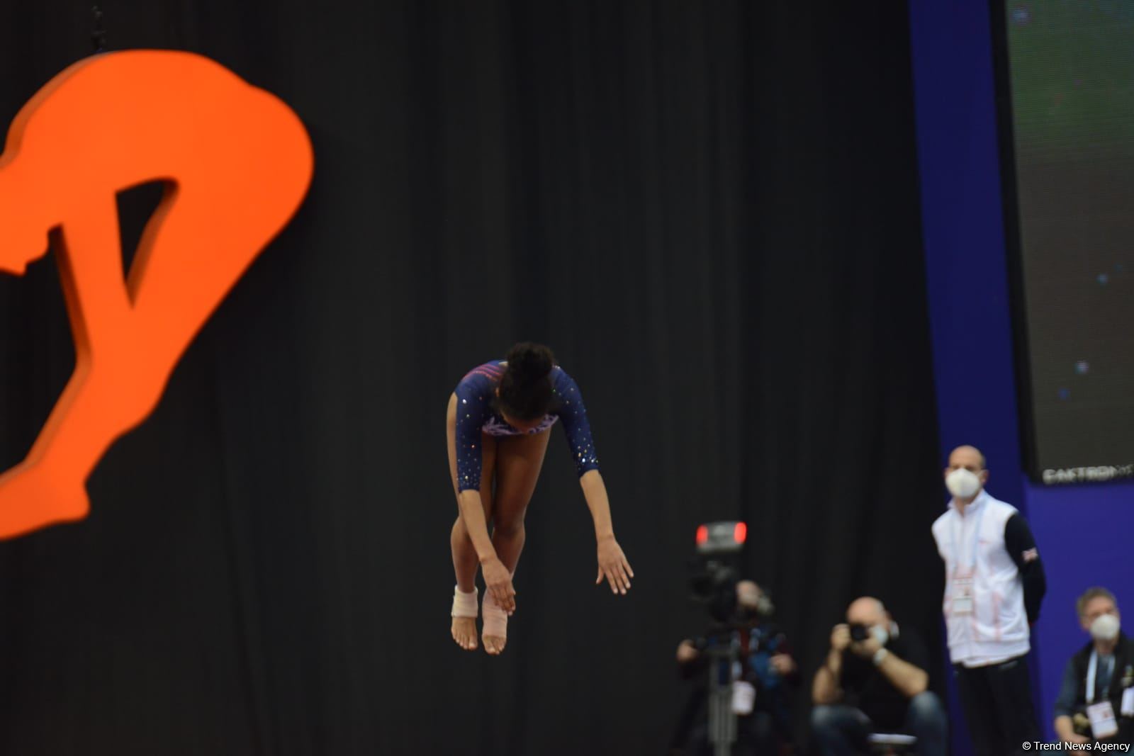 Bakıda dünya çempionatında komanda hesabında final yarışları başlayıb (FOTO)