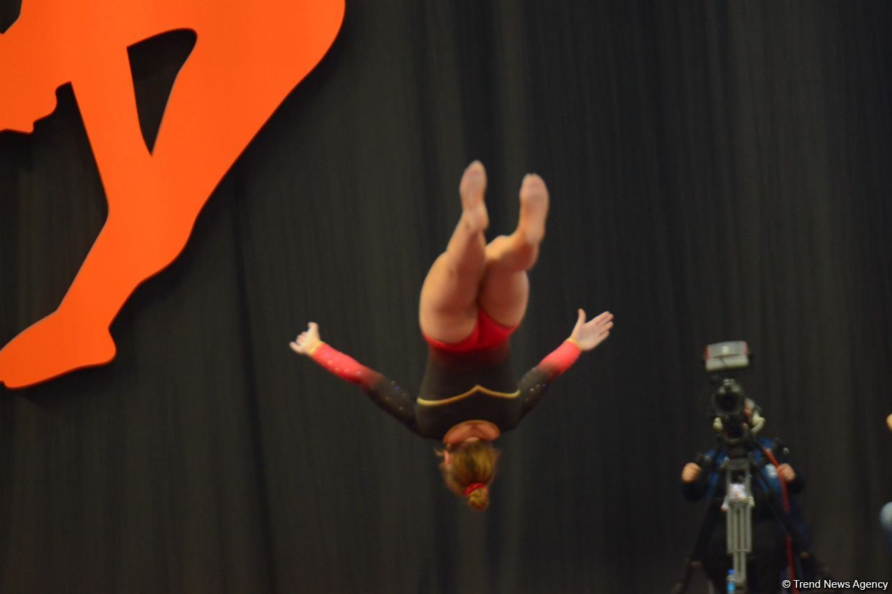 Batut Gimnastikası və Tamblinq üzrə Dünya Çempionatında finallar başlayıb (FOTO)
