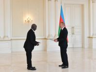 Prezident İlham Əliyev Uqandanın ölkəmizdə yeni təyin olunmuş səfirinin etimadnaməsini qəbul edib (FOTO/VİDEO) (YENİLƏNİB)