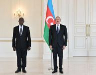 Prezident İlham Əliyev Uqandanın ölkəmizdə yeni təyin olunmuş səfirinin etimadnaməsini qəbul edib (FOTO/VİDEO) (YENİLƏNİB)