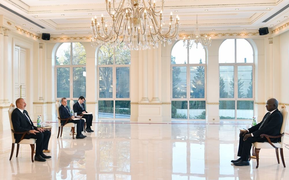 Prezident İlham Əliyev Uqandanın ölkəmizdə yeni təyin olunmuş səfirinin etimadnaməsini qəbul edib (FOTO/VİDEO) (YENİLƏNİB)