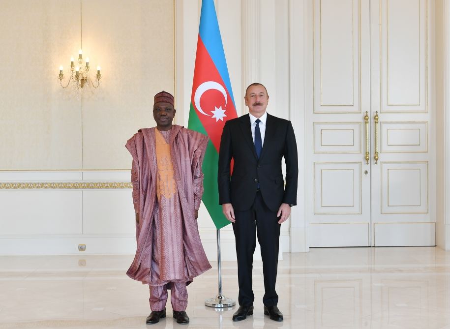 Prezident İlham Əliyev Nigeriyanın ölkəmizdə yeni təyin olunmuş səfirinin etimadnaməsini qəbul edib (FOTO/VİDEO) (YENİLƏNİB)