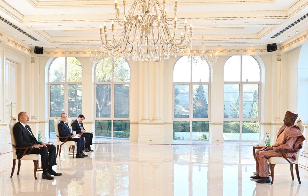Prezident İlham Əliyev Nigeriyanın ölkəmizdə yeni təyin olunmuş səfirinin etimadnaməsini qəbul edib (FOTO/VİDEO) (YENİLƏNİB)