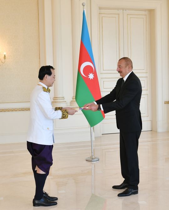 Prezident İlham Əliyev Kambocanın ölkəmizdə yeni təyin olunmuş səfirinin etimadnaməsini qəbul edib (FOTO/VİDEO) (YENİLƏNİB)