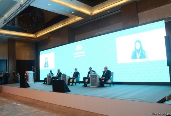 Nizami Gəncəvi Beynəlxalq Forumu işə başlayıb (FOTO)