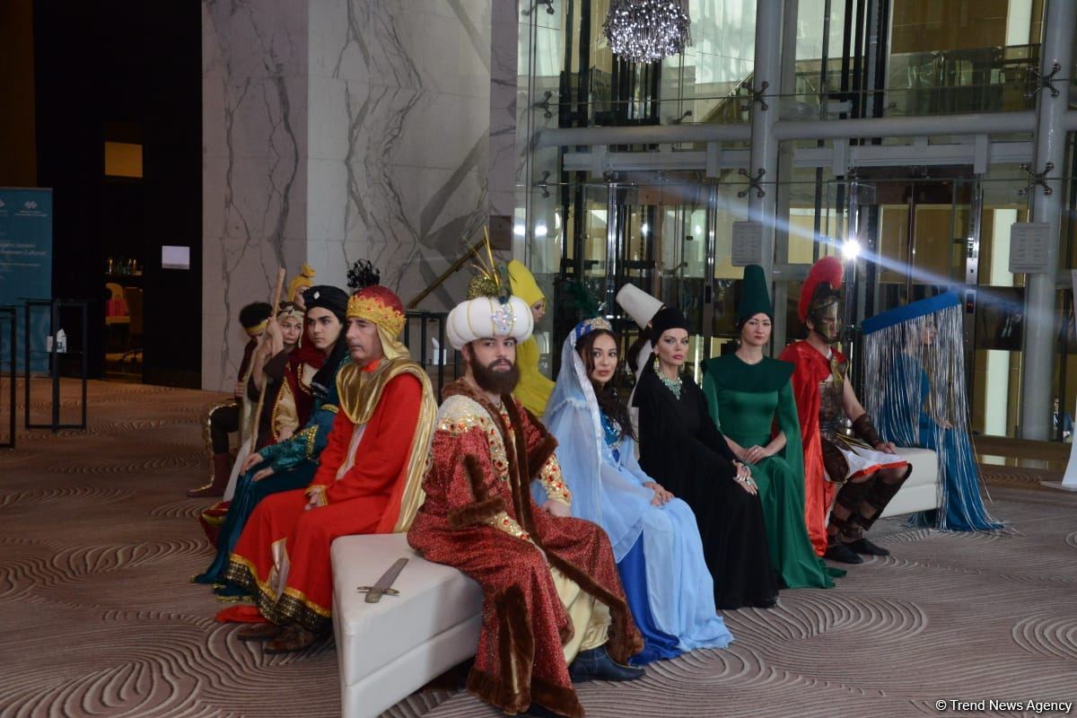 Nizami Gəncəvi Beynəlxalq Forumu işə başlayıb (FOTO)