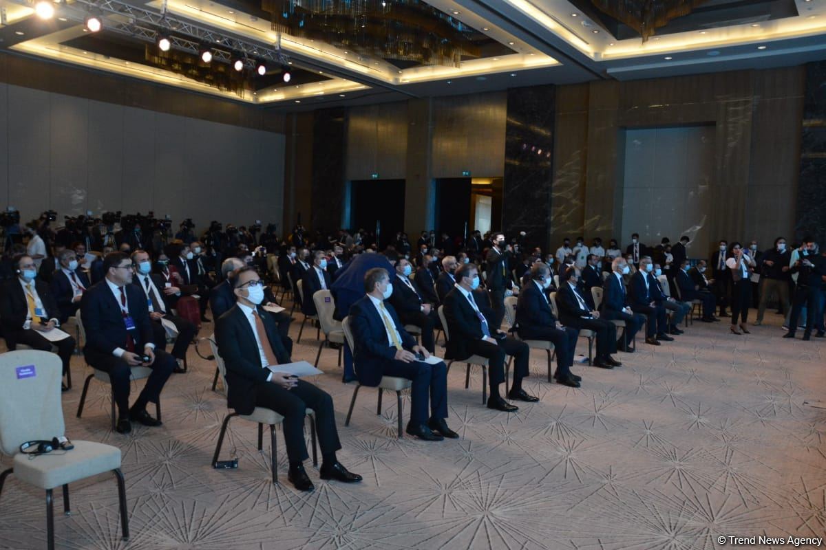 Nizami Gəncəvi Beynəlxalq Forumu işə başlayıb (FOTO)