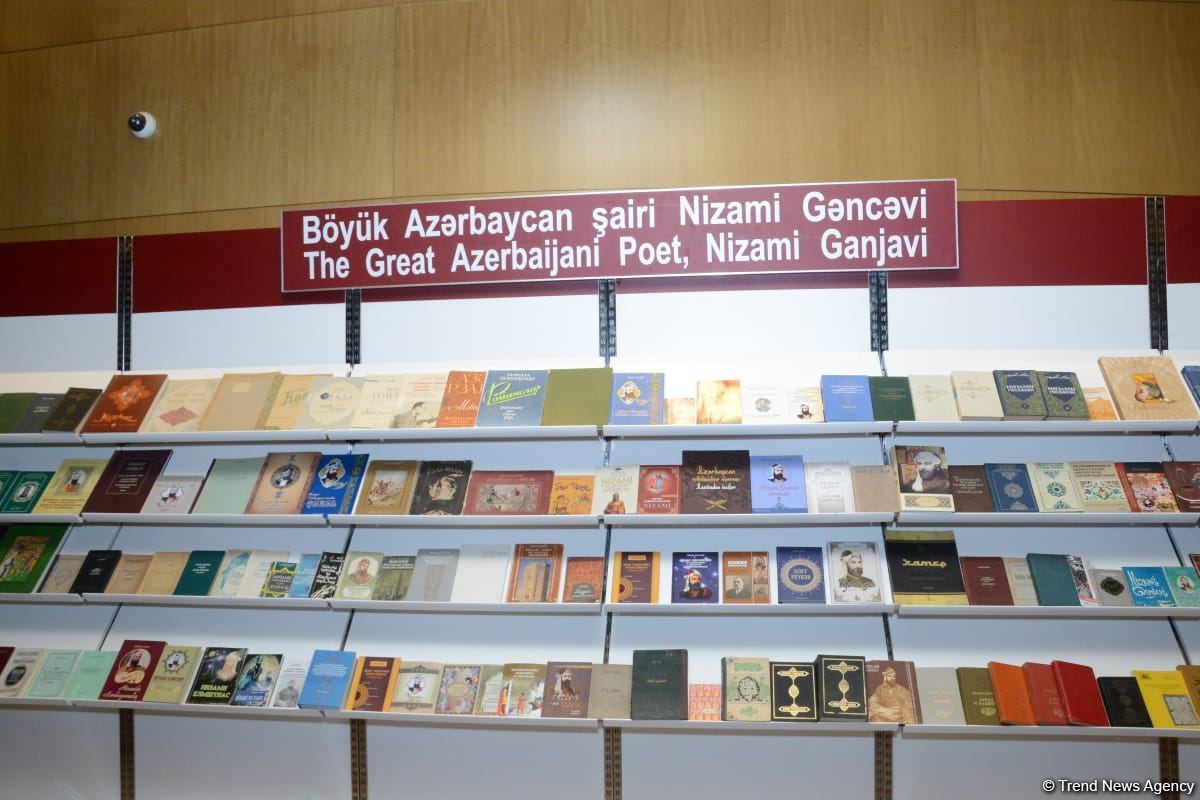 Nizami Gəncəvi Beynəlxalq Forumu işə başlayıb (FOTO)