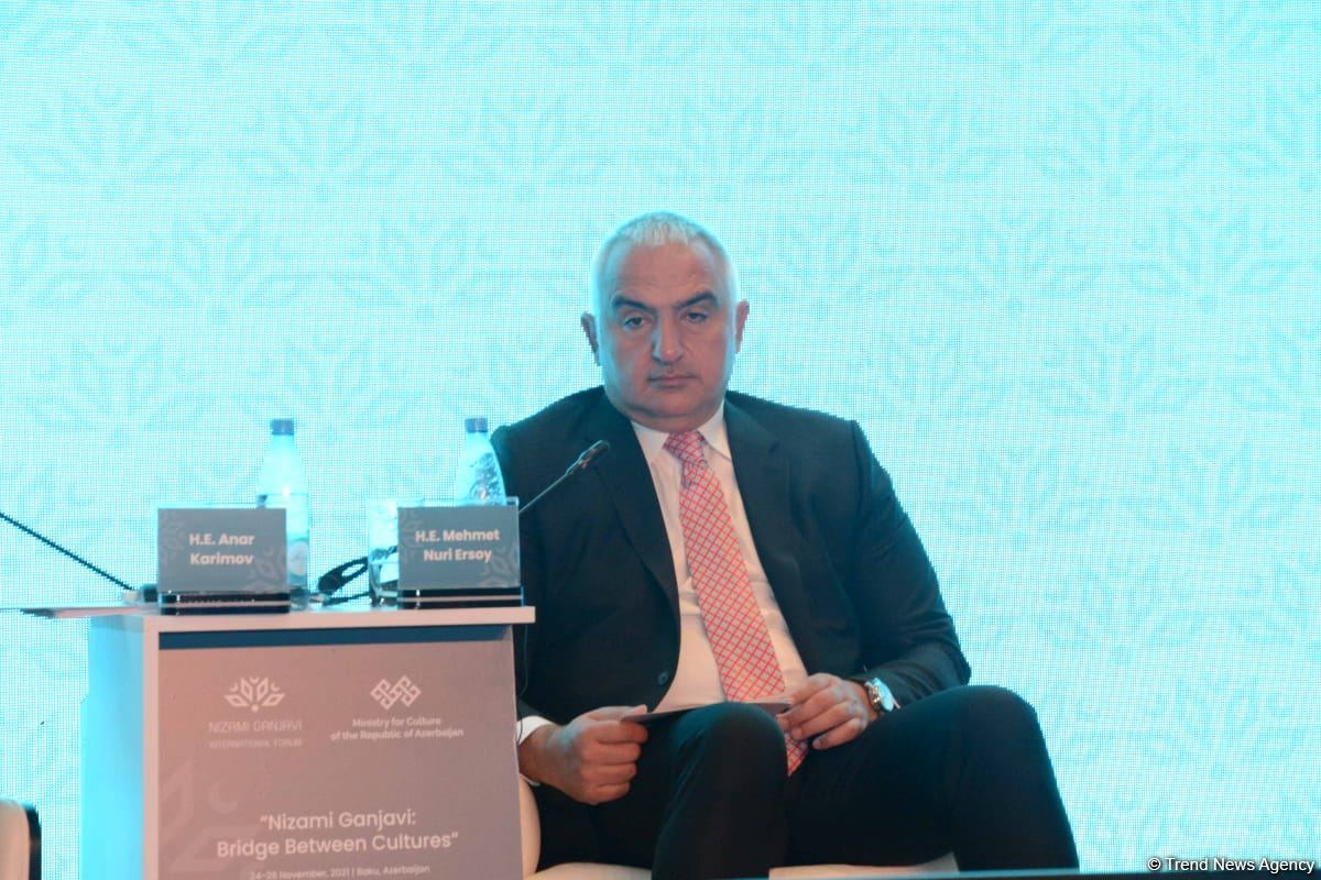 Nizami Gəncəvi Beynəlxalq Forumu işə başlayıb (FOTO)