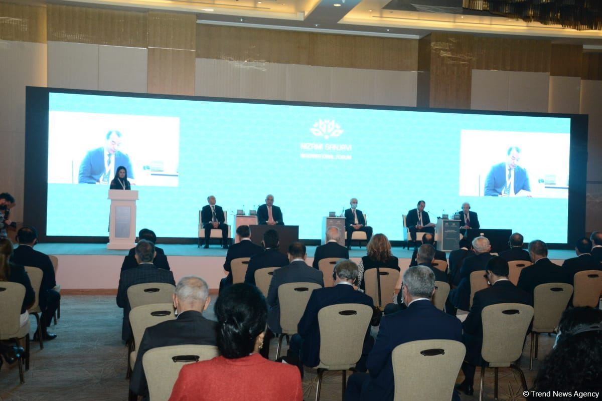 Nizami Gəncəvi Beynəlxalq Forumu işə başlayıb (FOTO)