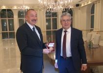 Prezident İlham Əliyev Rusiya Federasiyasının Elmlər Akademiyasının prezidentinin başçılıq etdiyi nümayəndə heyətini qəbul edib (FOTO/VİDEO)