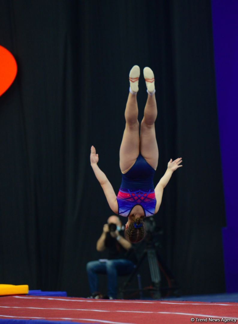 Milli Gimnastika Arenasında Batut Gimnastikası üzrə Dünya Yaş Qrupları Yarışları davam edir (FOTO)