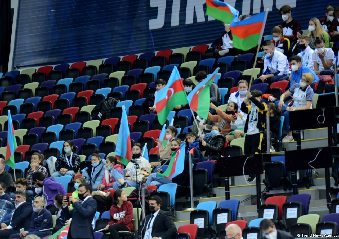 Milli Gimnastika Arenasında Batut Gimnastikası üzrə Dünya Yaş Qrupları Yarışları davam edir (FOTO)
