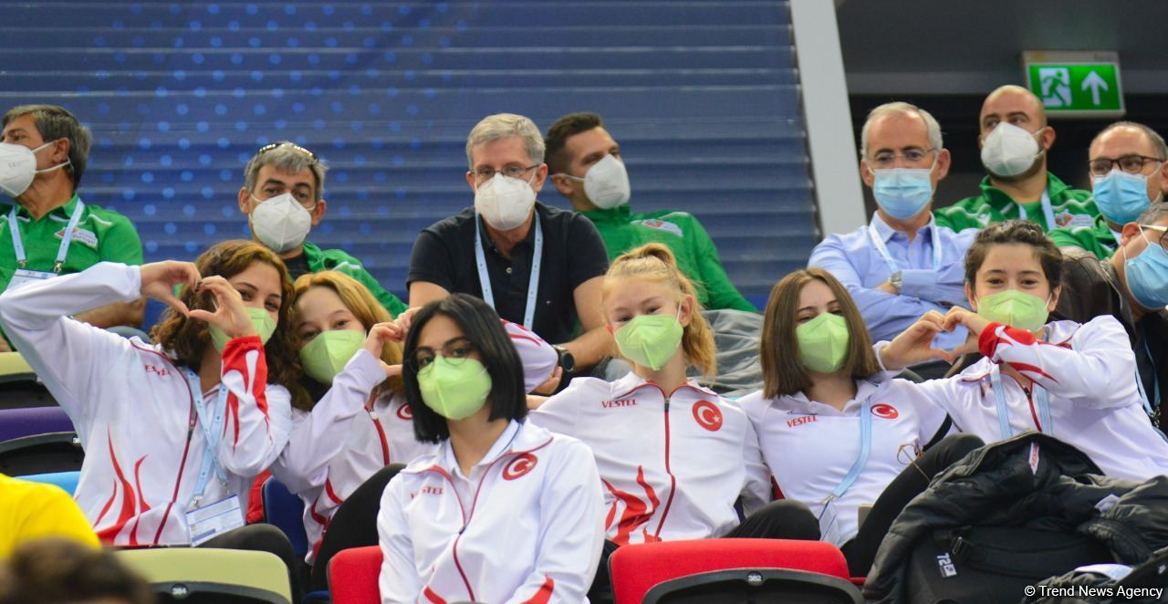 Milli Gimnastika Arenasında Batut Gimnastikası üzrə Dünya Yaş Qrupları Yarışları davam edir (FOTO)