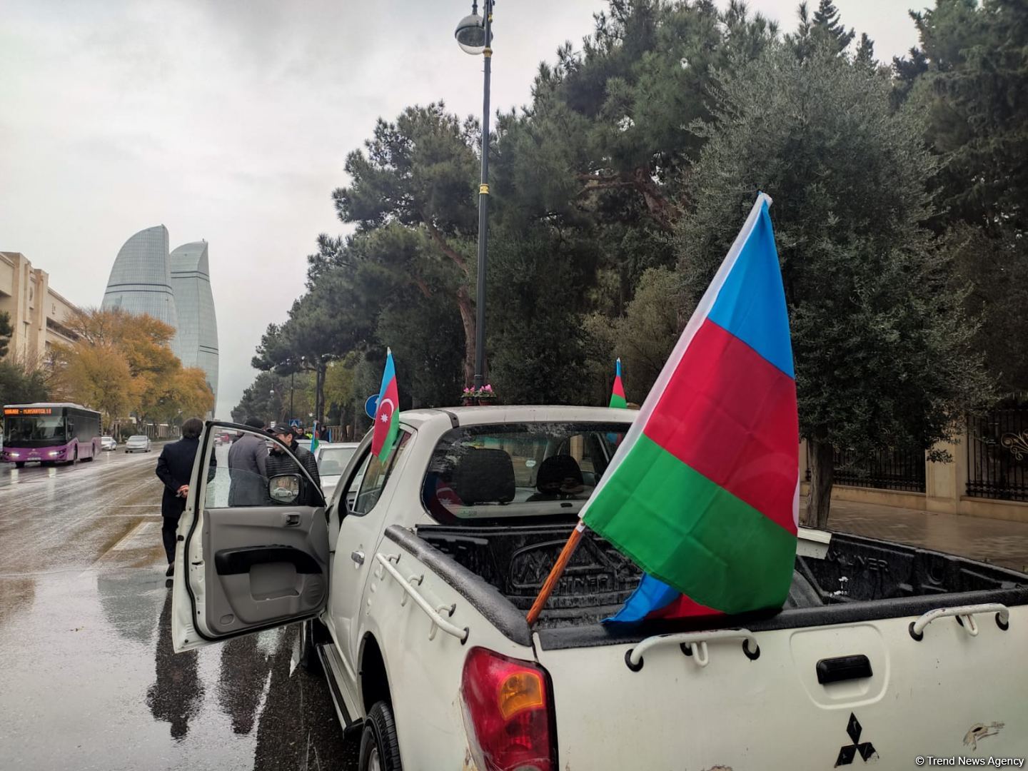 Avtomobillə təmin olunmuş Qarabağ müharibəsi qaziləri “Zəfər” avtoyürüşü etdi (FOTO)