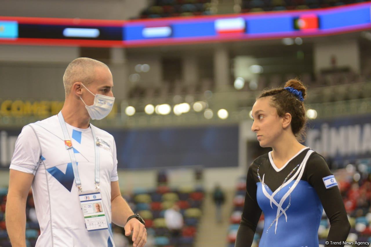 Milli Gimnastika Arenasında Batut Gimnastikası üzrə Dünya Yaş Qrupları Yarışları davam edir (FOTO)