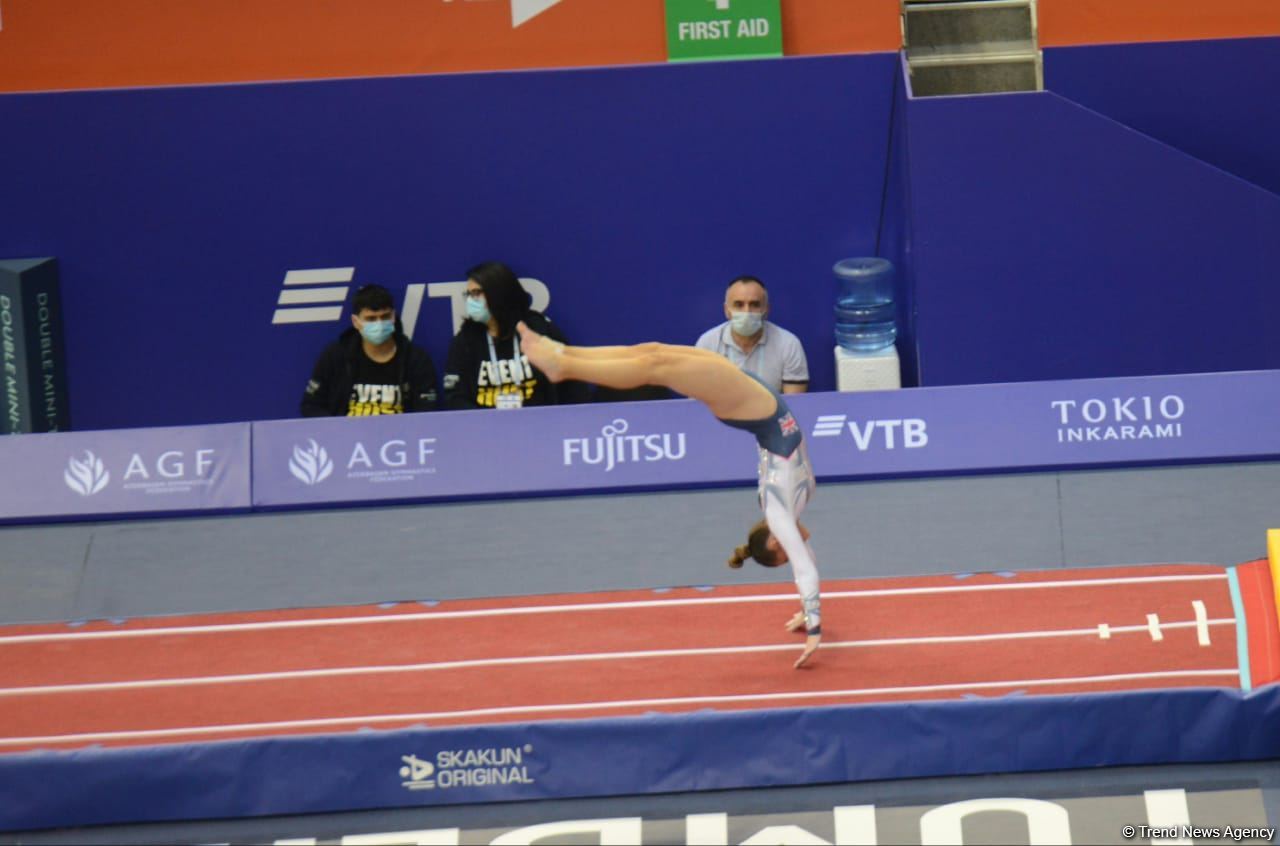 Milli Gimnastika Arenasında Batut Gimnastikası üzrə Dünya Yaş Qrupları Yarışları davam edir (FOTO)
