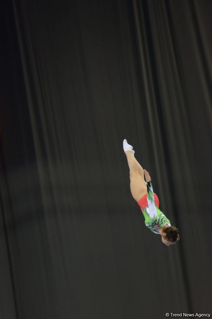 Milli Gimnastika Arenasında Batut Gimnastikası üzrə Dünya Yaş Qrupları Yarışları davam edir (FOTO)