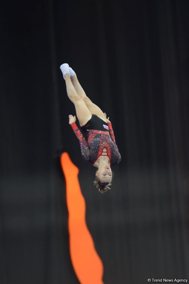 Milli Gimnastika Arenasında Batut Gimnastikası üzrə Dünya Yaş Qrupları Yarışları davam edir (FOTO)