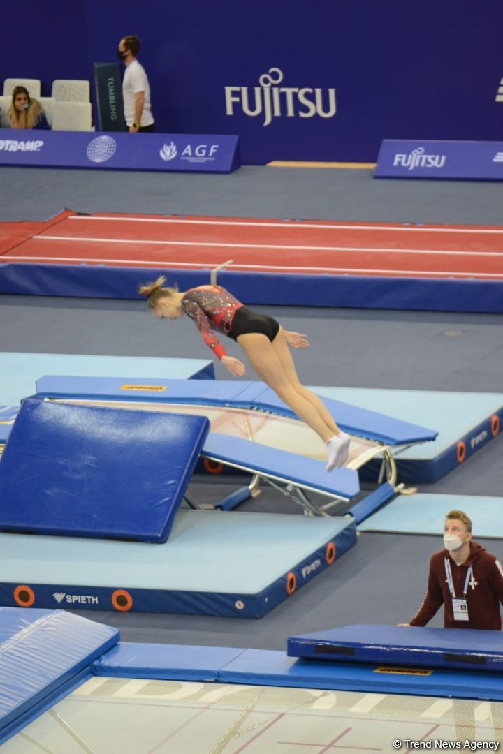 Milli Gimnastika Arenasında Batut Gimnastikası üzrə Dünya Yaş Qrupları Yarışları davam edir (FOTO)